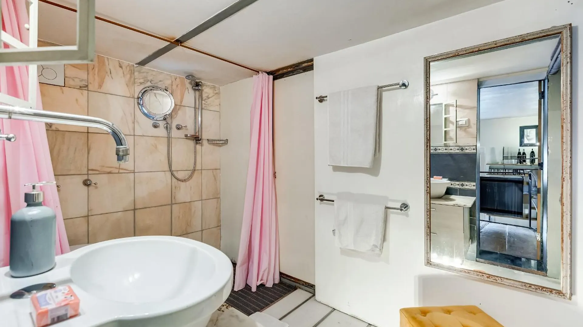 The Happy Suite, Just Renovated 0*, Roma